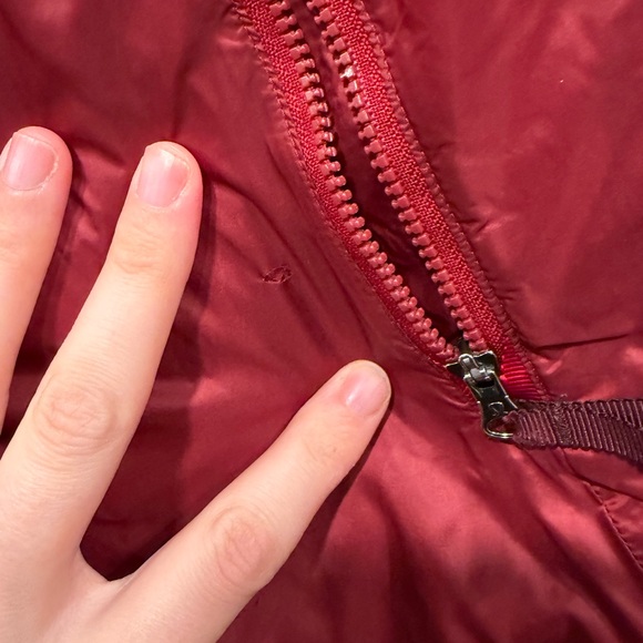 Lululemon Layer Up Vest
Bordeaux Drama / Prep Red size 8 - Picture 7 of 12